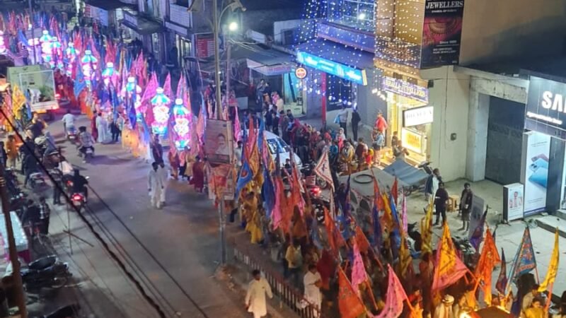 श्याम भक्तों ने निकाली भव्य निशान यात्रा,सूरजगढ़ धाम से आये कलाकारों ने की विशेष पूजा