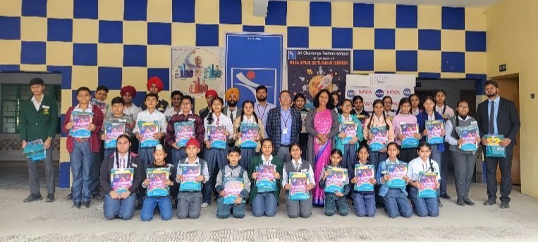श्री चैतन्य टैक्नो स्कूल में नासा किट वितरण का भव्य आयोजन