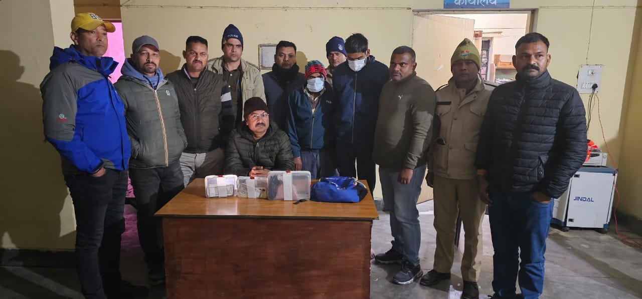 यूपी के दो अंतरराज्यीय ड्रग तस्कर गिरफ्तार, 1 किग्रा 06 ग्राम स्मैक बरामद,बरामद स्मैक की अंतरराष्ट्रीय बाजार में 01 करोड़ रु. रुपये आंकी गई कीमत