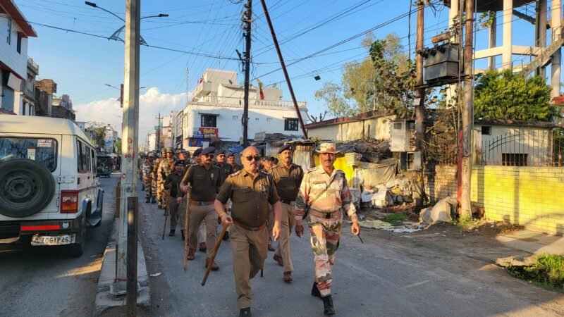 लोकसभा चुनाव को लेकर पुलिस-आईटीबीपी का फ्लैग मार्च