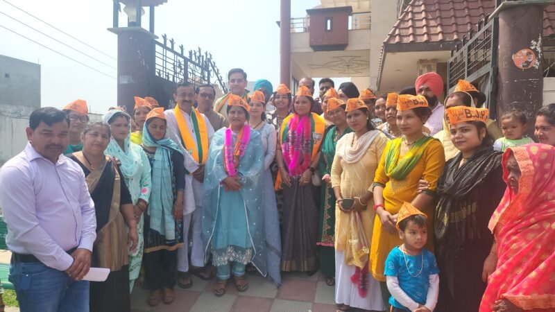 महिला कांग्रेस ब्लाक अध्यक्ष समर्थकों सहित भाजपा में शामिल,केबिनेट मंत्री सौरभ बहुगुणा ने दिलाई सदस्यता