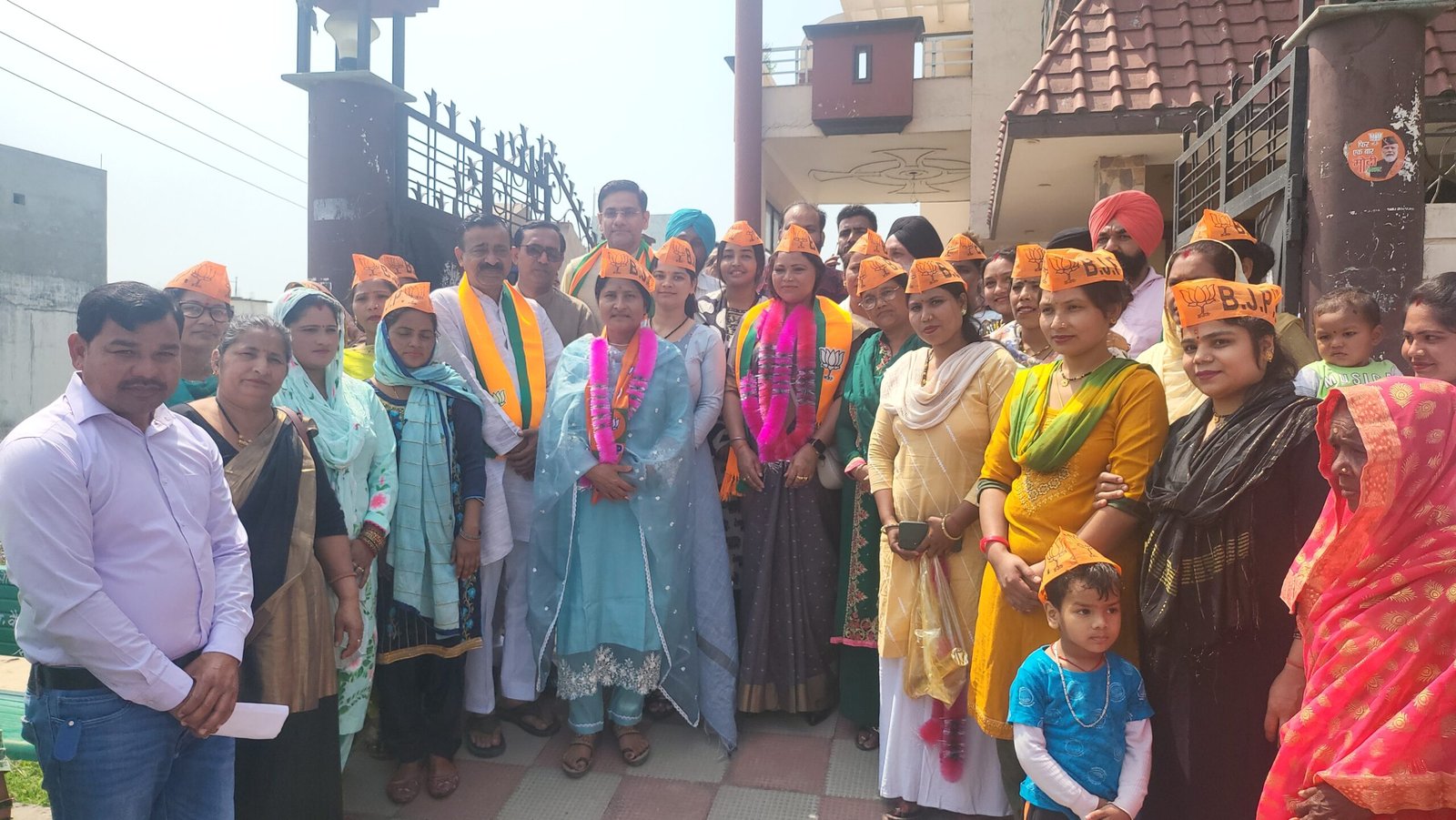 महिला कांग्रेस ब्लाक अध्यक्ष समर्थकों सहित भाजपा में शामिल,केबिनेट मंत्री सौरभ बहुगुणा ने दिलाई सदस्यता