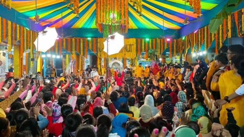 हल्दी उबटन व मेहंदी से सजी राधा रानी,आज निकलेगी ठाकुर जी की भव्य बारात