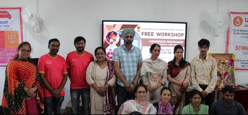 छात्राओं और अभिभावकों को स्वास्थ्य को लेकर किया गया जागरूक