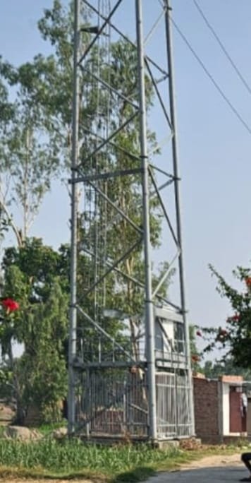 चिन्हित स्थान से अलग टॉवर लगाने का विरोधग्रामीणों ने एसडीएम से उठी कार्रवाई की मांग