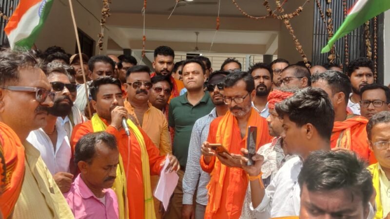 बांग्लादेश में हिंदुओं पर अत्याचार के खिलाफ निकाली बाइक रैली