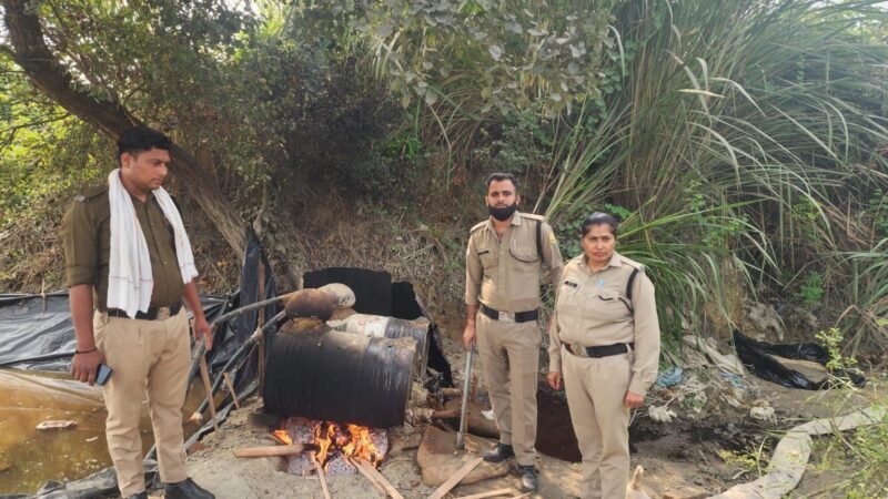 आबकारी विभाग की तबतोड़ कार्यवाही, काशीपुर क्षेत्र में 4 भट्टियां तोड़ी,10000 किलोग्राम के लहन को किया नष्ट