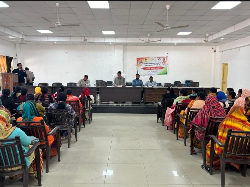 अपर सचिव के सामने ग्रामीणों ने रखी समस्याएं