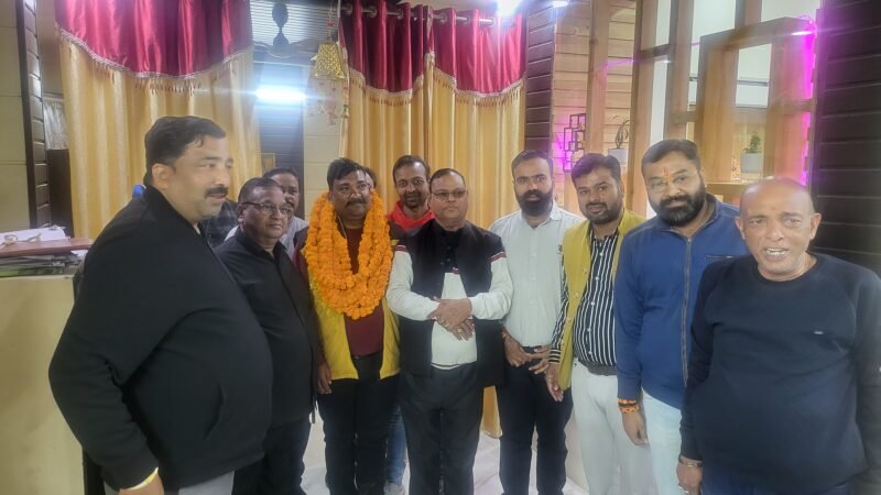 उमेश अग्रवाल बने व्यापार मंडल के कार्यवाहक अध्यक्ष