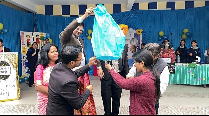 श्री चैतन्य टेक्नो स्कूल में लगी विज्ञान प्रदर्शनी