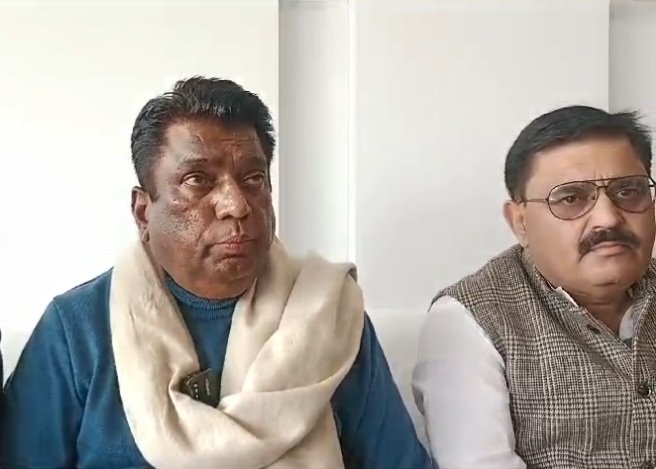 प्रेसवार्ता-पूर्व विधायक पाल ने स्मार्टमीटर लगाने का किया विरोध