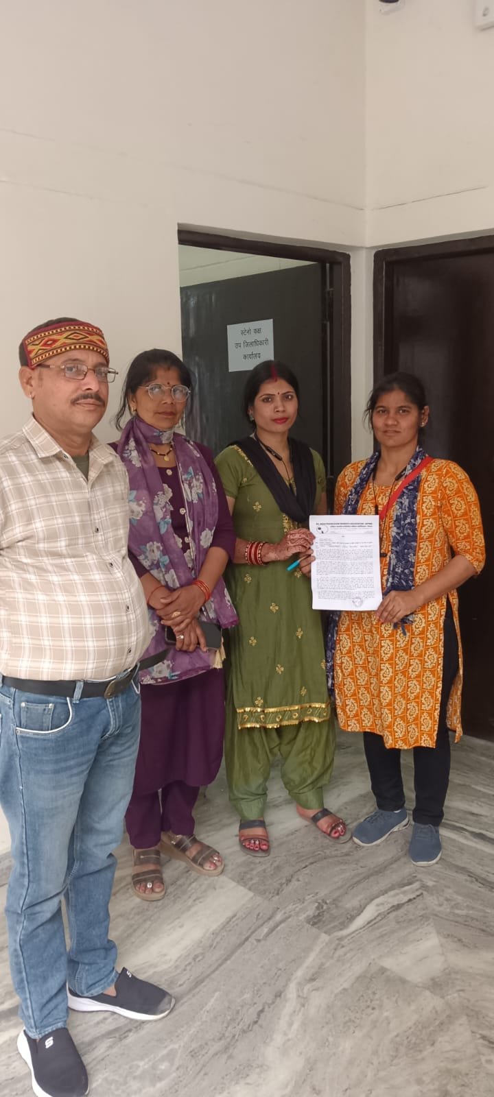 महिला अपराधों पर रोक लगाने के लिए सौंपा ज्ञापन