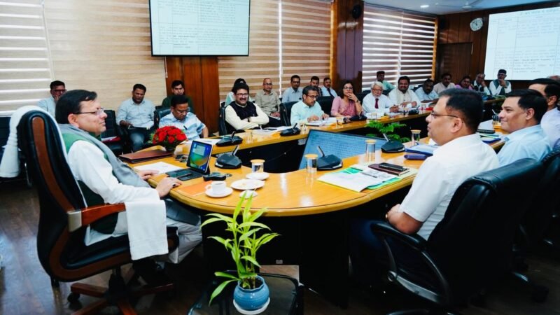 असंगठित कर्मकार बोर्ड की बैठक में आदेश ठाकुर ने उठाये कई मुद्दे