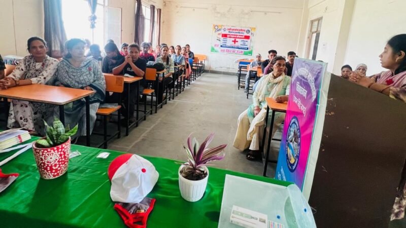 अभिविन्यास कार्यक्रम में रेड क्रॉस का महत्व बताया