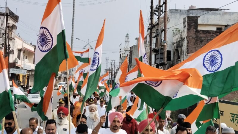 ऑपरेशन सिंदूर की सफलता पर गूंजा जयघोष, सेना के सम्मान में निकली तिरंगा यात्रा