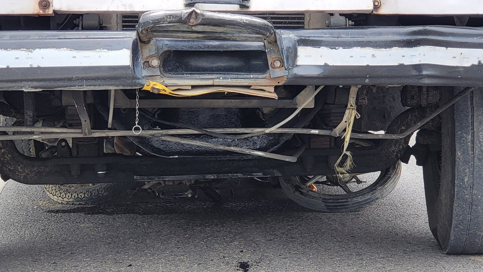 रोडवेज बस की टक्कर से बेटे की मौत पिता, गंभीर घायल