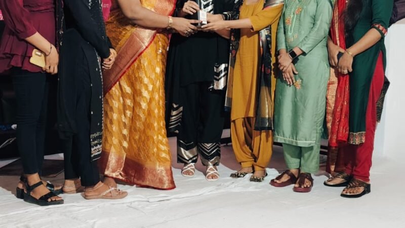 डॉ रेखा सर्वश्रेष्ठ सामाजिक कार्यकर्ता के रूप में सम्मानित