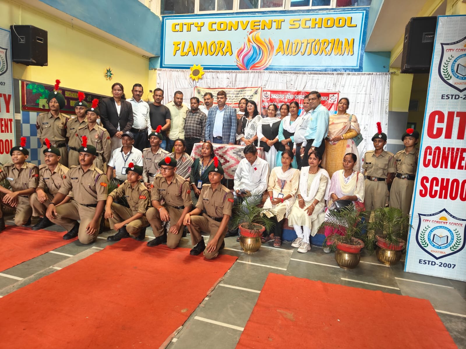 छात्र छात्राओं को नशे दूर रहने के प्रति किया जागरूक, स्कूल में लगाया गया शिविर